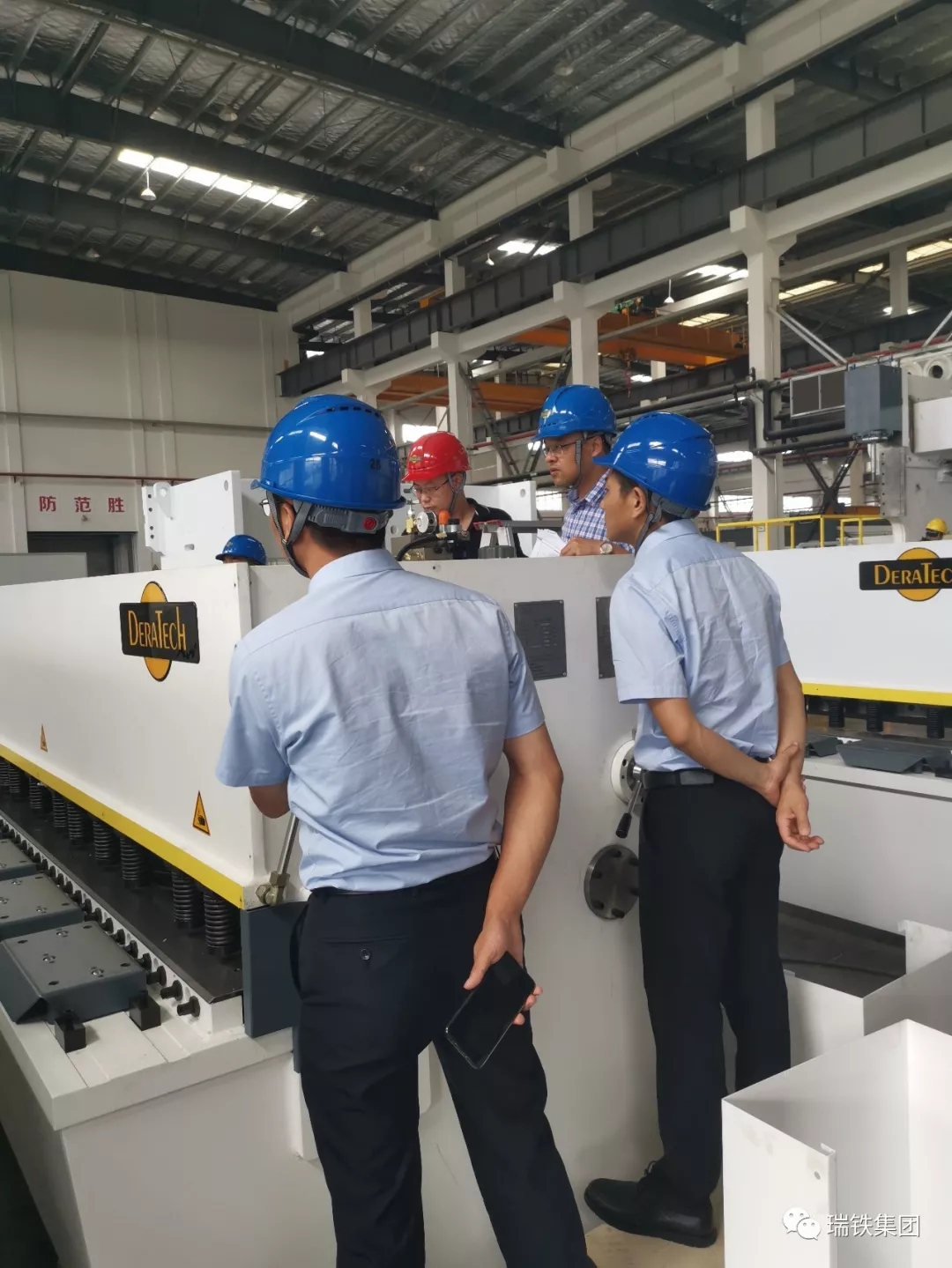 南充吉利商用車研究院到瑞鐵機床驗機現場